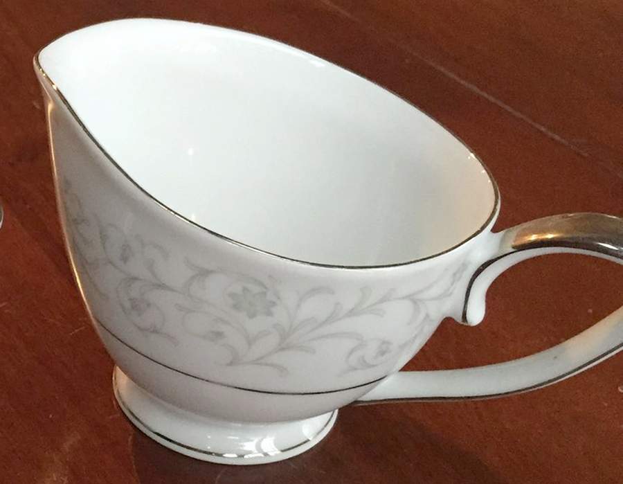 Star Flower Creamer by Mikasa-1