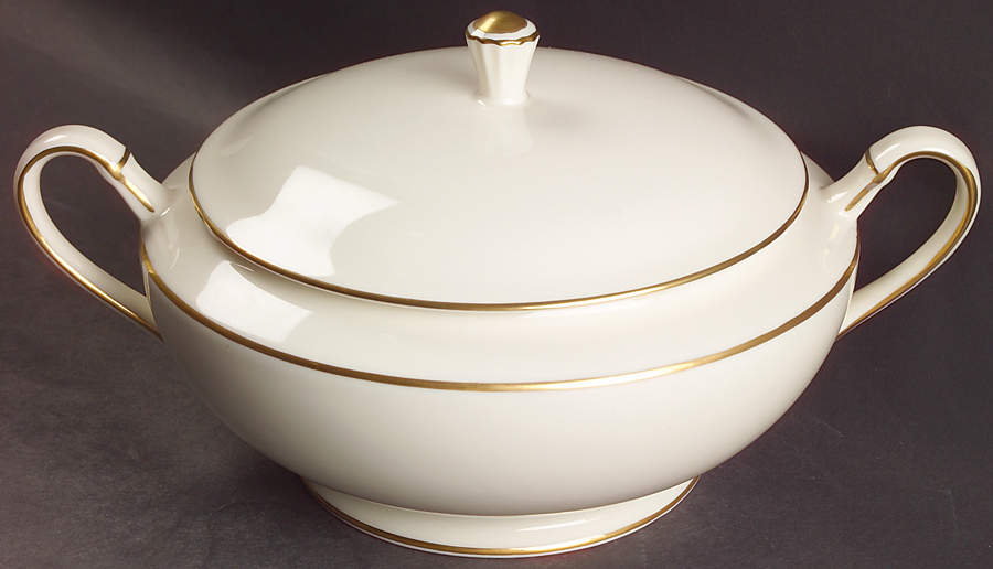 Stanton Gold 1.75 Qt Round Covered Casserole by Mikasa-1