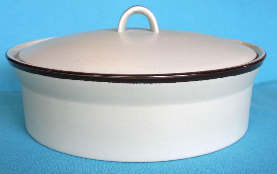 Narrow Band 2 Qt Round Covered Casserole by Mikasa-1