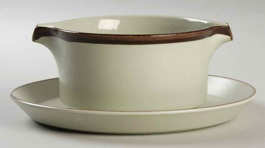 Narrow Band Gravy Boat & Underplate by Mikasa-1