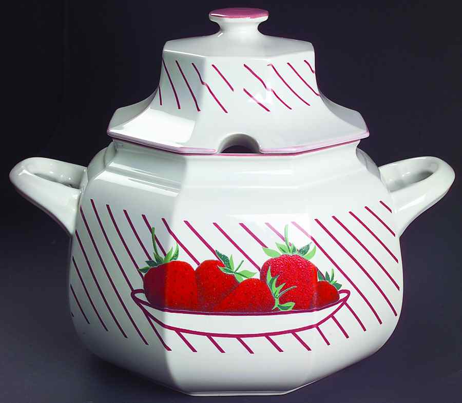 Strawberries Tureen &  Lid by Mikasa-1