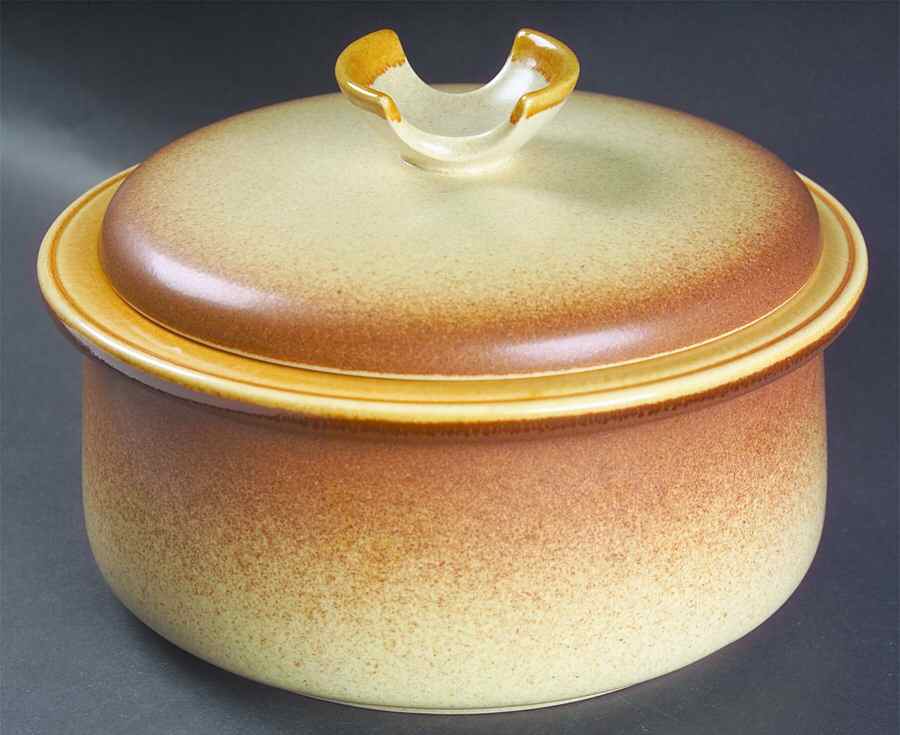 Stylekraft 3 Quart Round Covered Casserole by Mikasa-1
