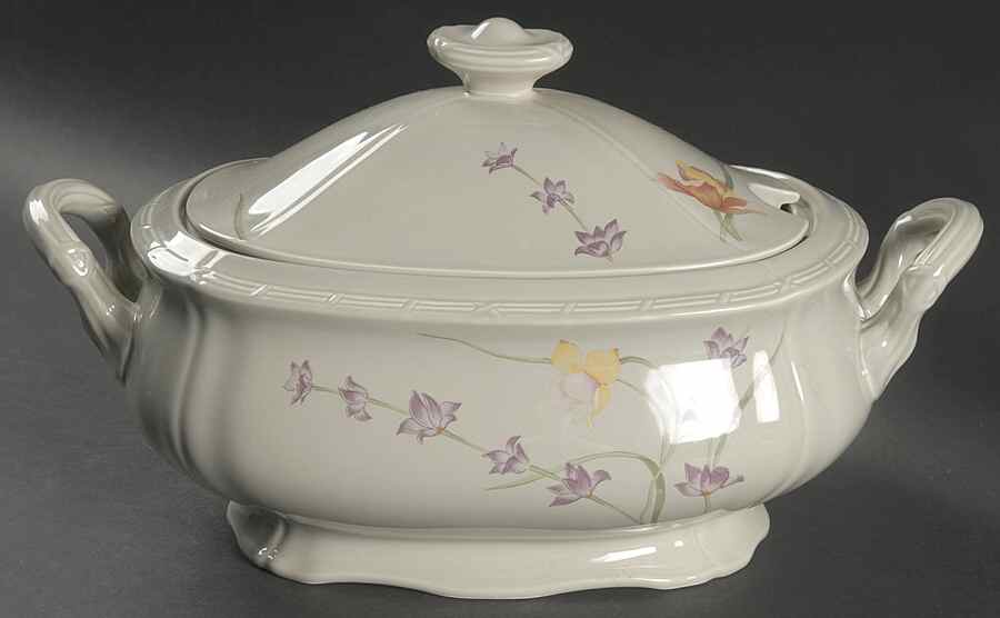 Summer Air Tureen &  Lid by Mikasa-1