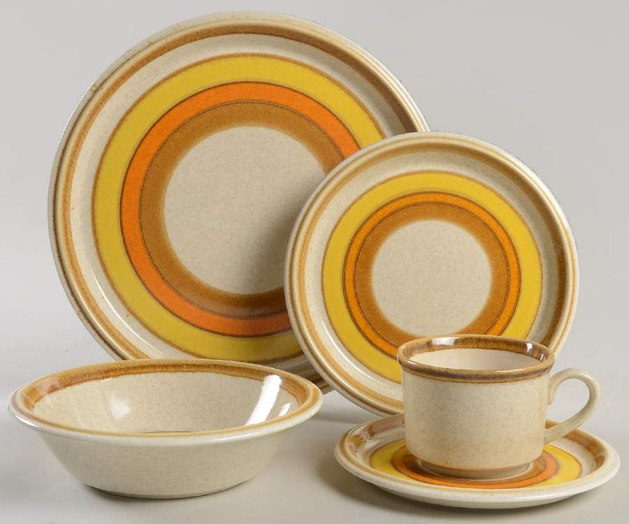 Sun Circles 5 Piece Place Setting by Mikasa-1