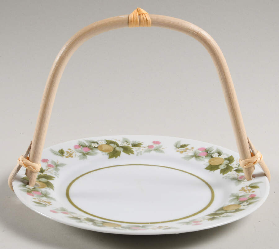 Sumay 5 3/8"-5 5/8" Bamboo Handled Serving Plate  HC by Mikasa-1