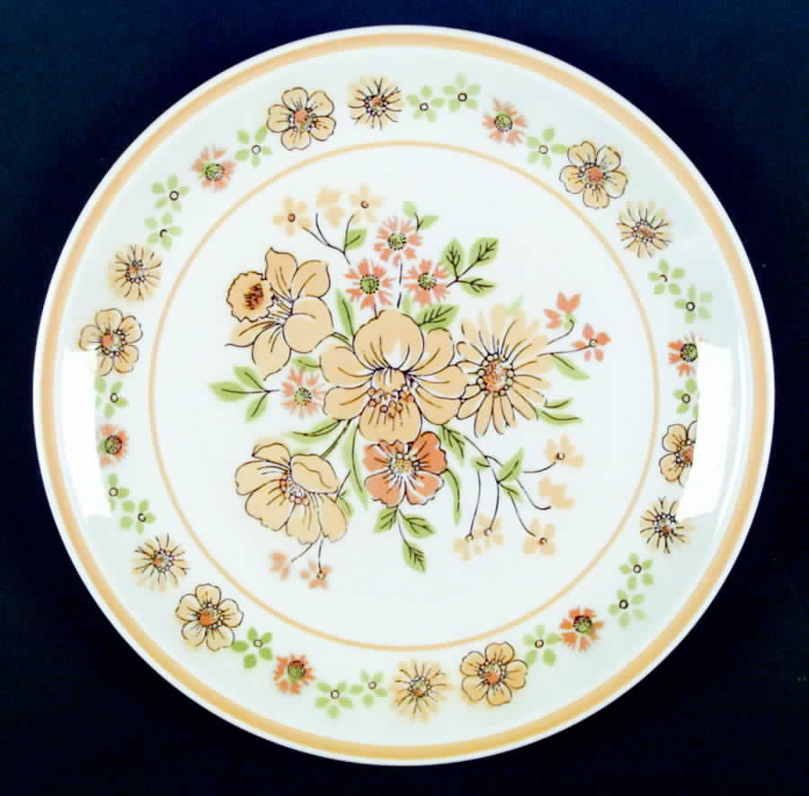 Sun Plush Dinner Plate by Mikasa-1
