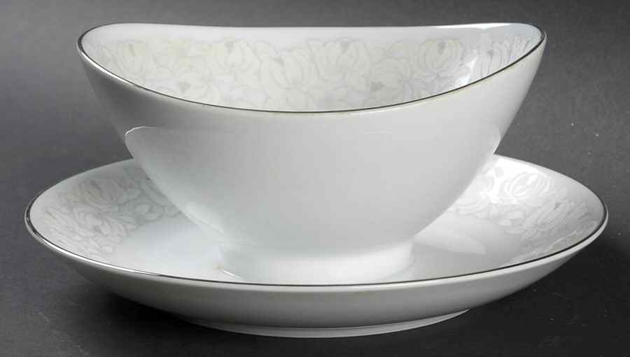 Susan 11" Chop Plate (Round Platter) by Mikasa-1