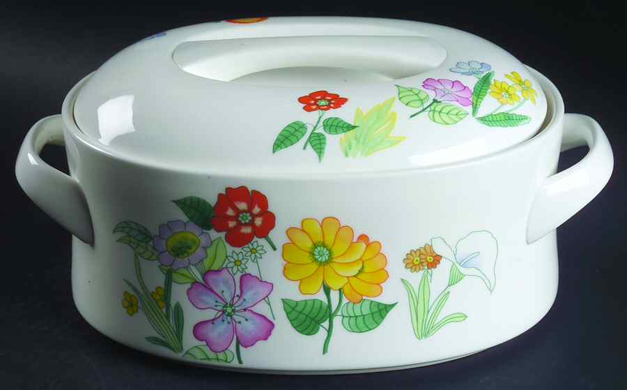 Sun Shower 3 Quart Oval Covered Casserole by Mikasa-1