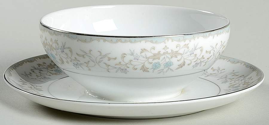 Sussex Gravy Boat with Attached Underplate by Mikasa-1