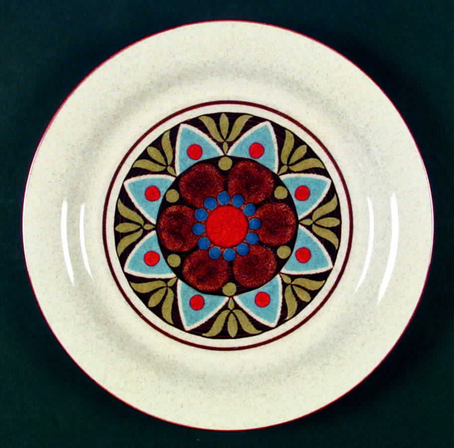 Super Star Dinner Plate by Mikasa-1