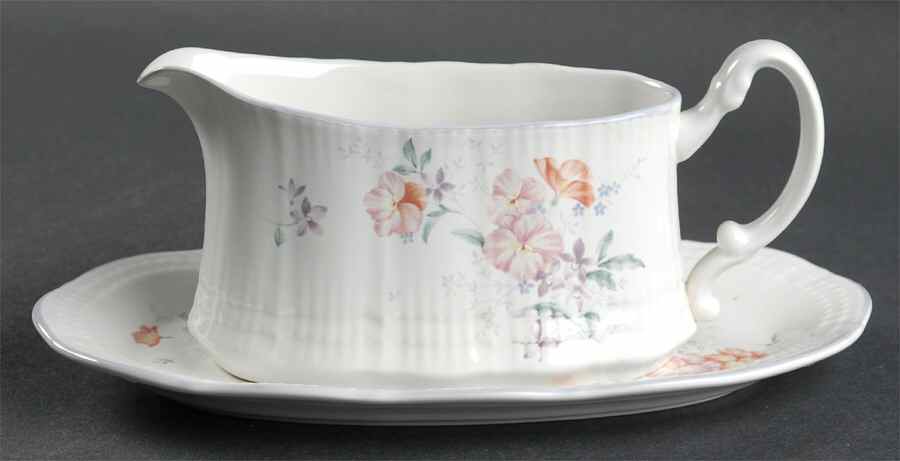 Suzanne Gravy Boat & Underplate by Mikasa-1