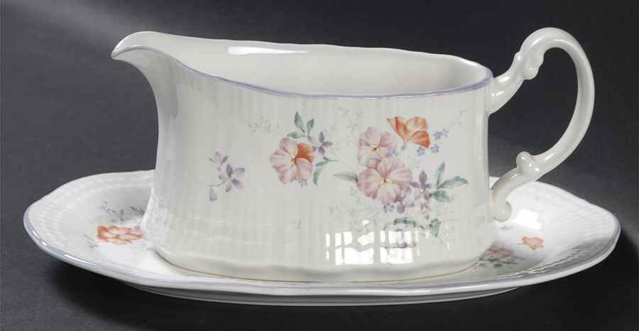 Suzanne Gravy Boat & Underplate/Relish by Mikasa-1