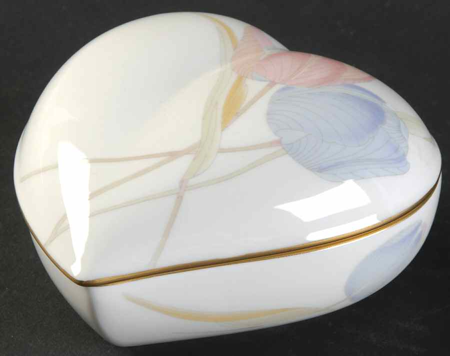 Swiss Garden Heart Shape Box & Lid by Mikasa-1