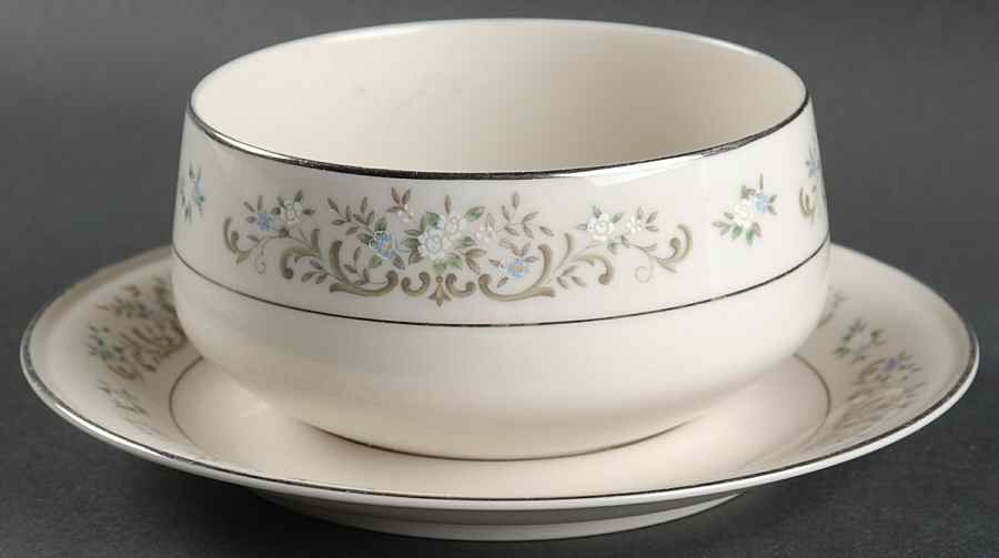 Sweet Song Gravy Boat & Underplate by Mikasa-1