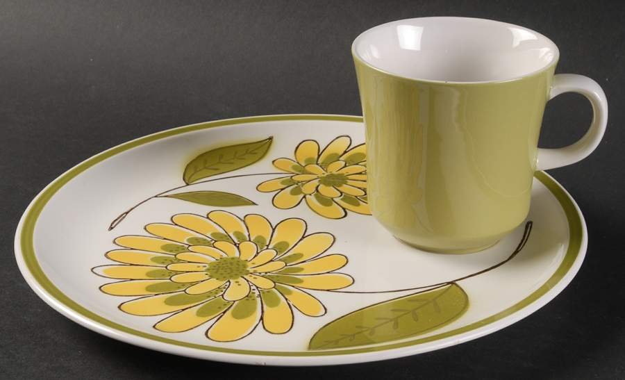 Tampa Snack Plate & Reg Fl Cup by Mikasa-1