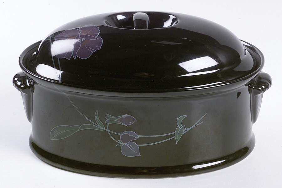 Tango 2 Quart Oval Covered Casserole by Mikasa-1
