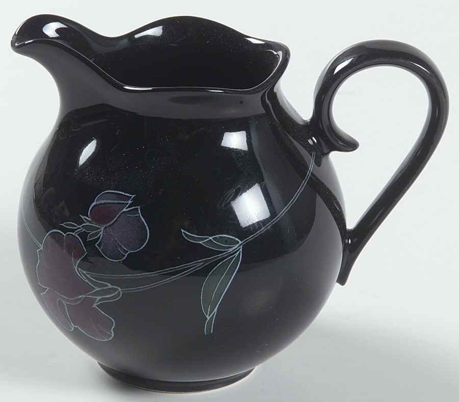 Tango Creamer by Mikasa-1