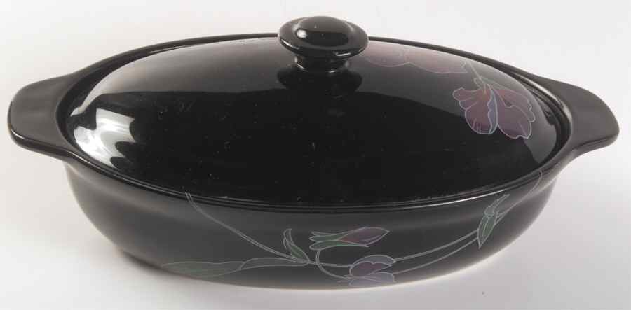 Tango 1 Pint Oval Covered Casserole by Mikasa-1