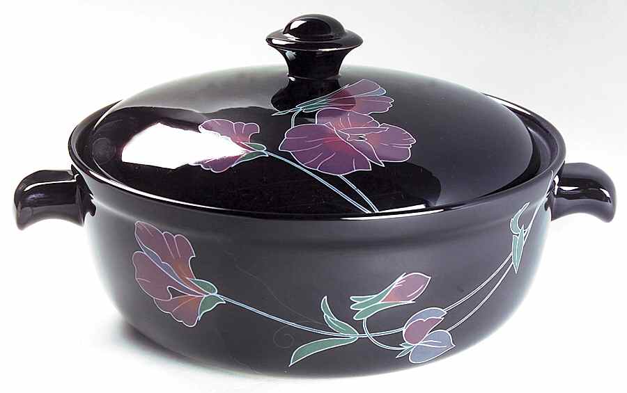 Tango 2 Qt Round Covered Casserole by Mikasa-1
