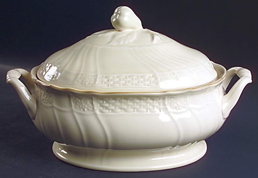 Tivoli Oval Tureen & Lid by Mikasa-1