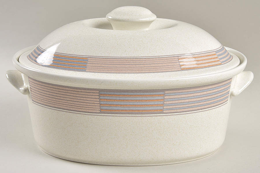 Tracings 1.75 Quart Oval Covered Casserole by Mikasa-1