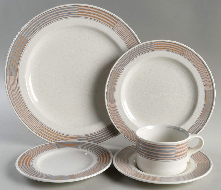 Tracings 5 Piece Place Setting by Mikasa-1
