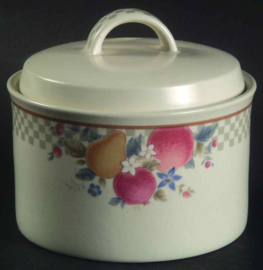 Trattoria Sugar Bowl & Lid by Mikasa-1