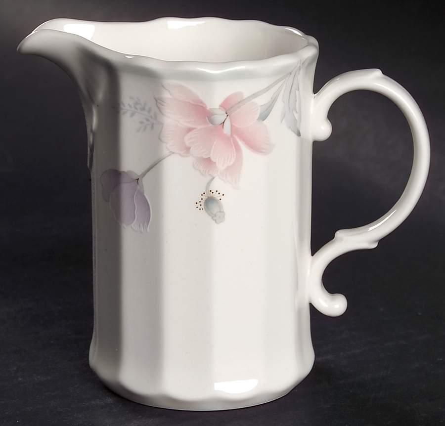Tremont (CAJ03, Maxima) Creamer by Mikasa-1