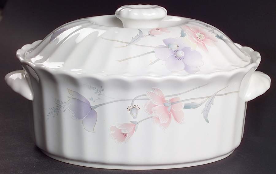 Tremont (CAJ03, Maxima) 1.5 Quart Oval Covered Casserole by Mikasa-1
