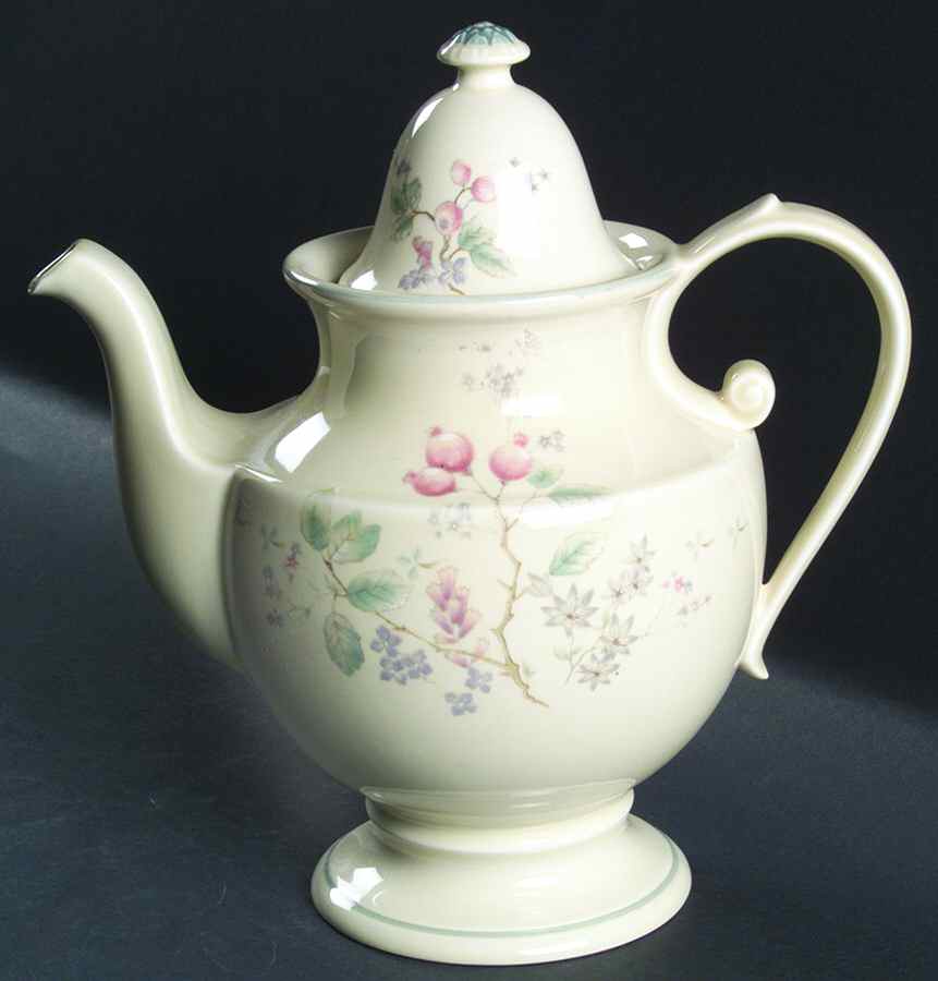 Tricia Coffee Pot & Lid by Mikasa-1