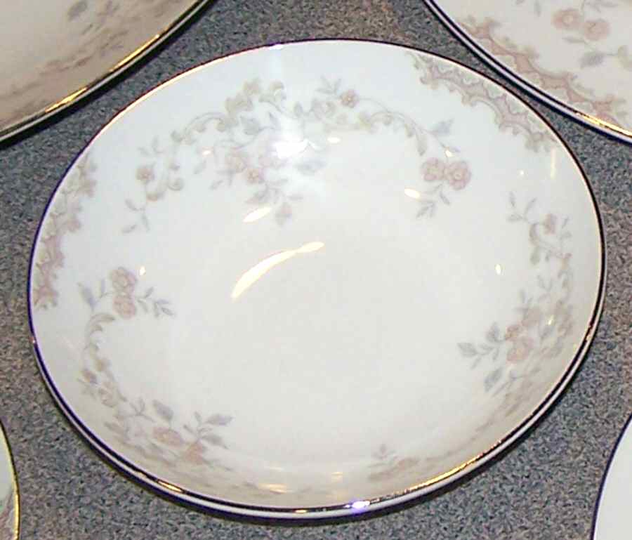 Trinity Fruit/Dessert (Sauce) Bowl by Mikasa-1