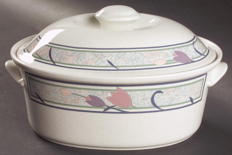 Tropical Island 1.5 Quart Oval Covered Casserole by Mikasa-1