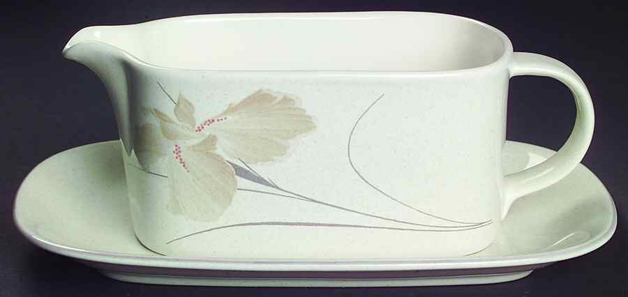 Upscale Gravy Boat & Underplate (Relish/Butter) by Mikasa-1