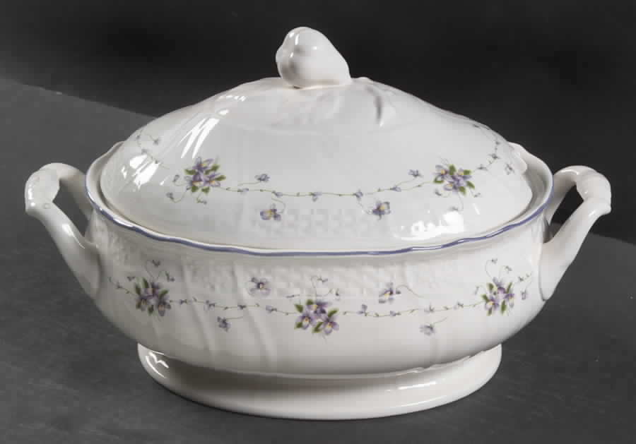 Valerie Oval Tureen & Lid by Mikasa-1