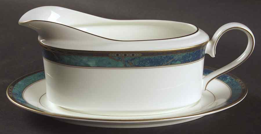 Venetian Court Gravy Boat & Underplate by Mikasa-1