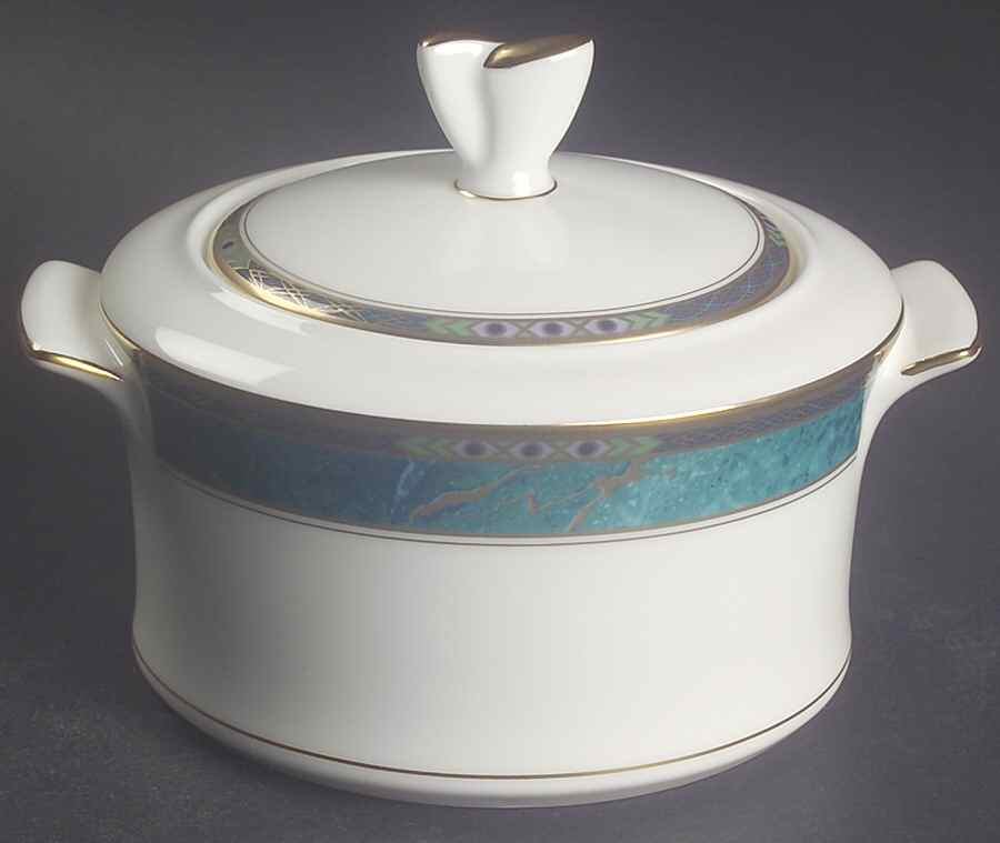 Venetian Court Sugar Bowl & Lid by Mikasa-1