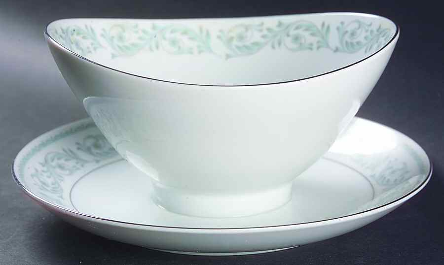 Vernon Gravy Boat with Attached Underplate by Mikasa-1