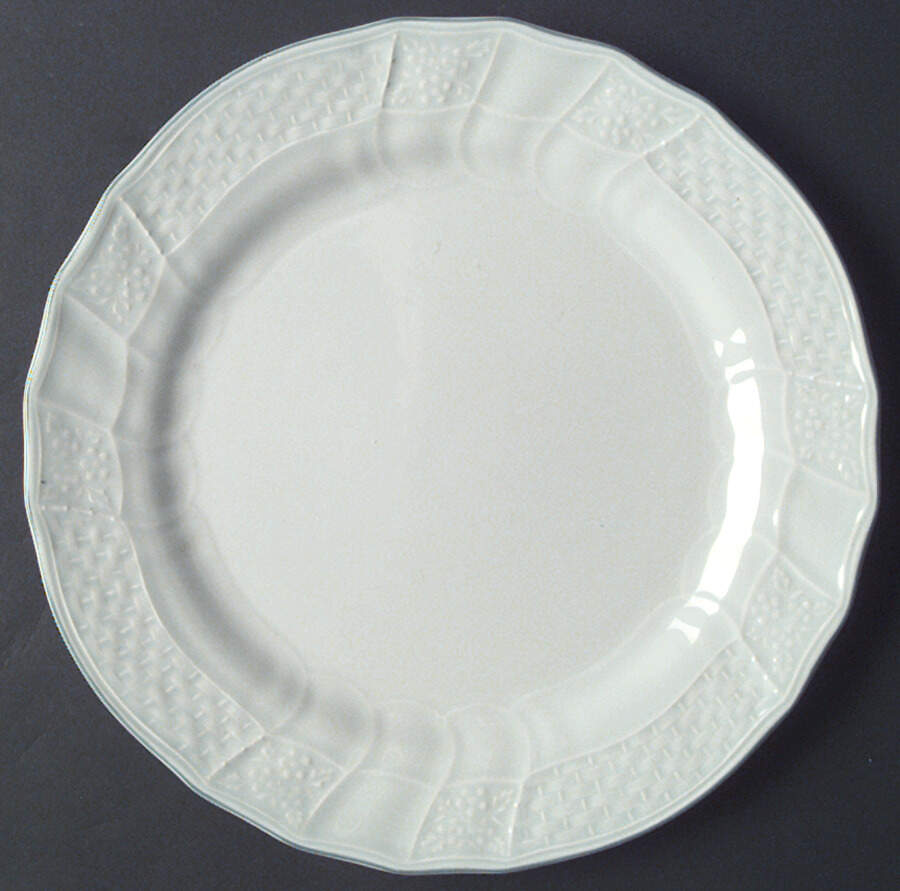Versailles Dinner Plate by Mikasa-1