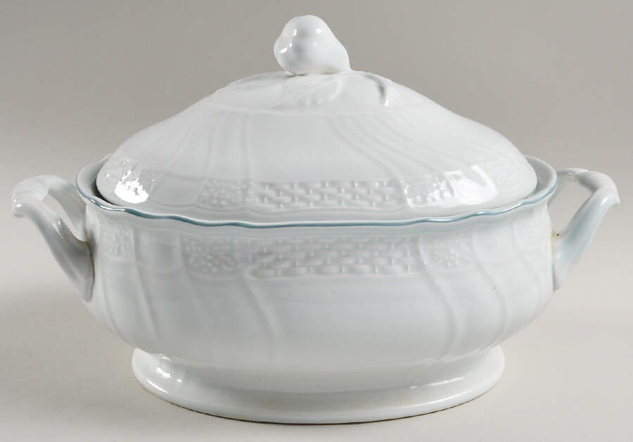 Versailles 2 Quart Oval Covered Casserole by Mikasa-1