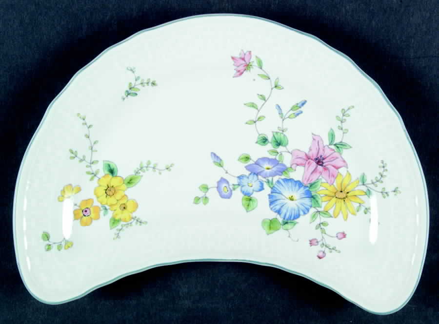 Victoria Crescent Salad Plate by Mikasa-1