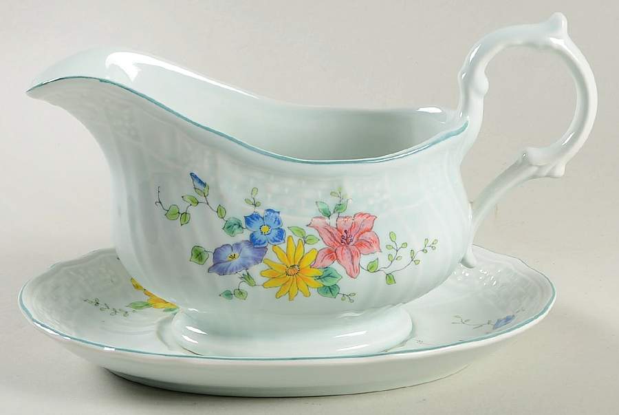 Victoria Gravy Boat & Underplate by Mikasa-1