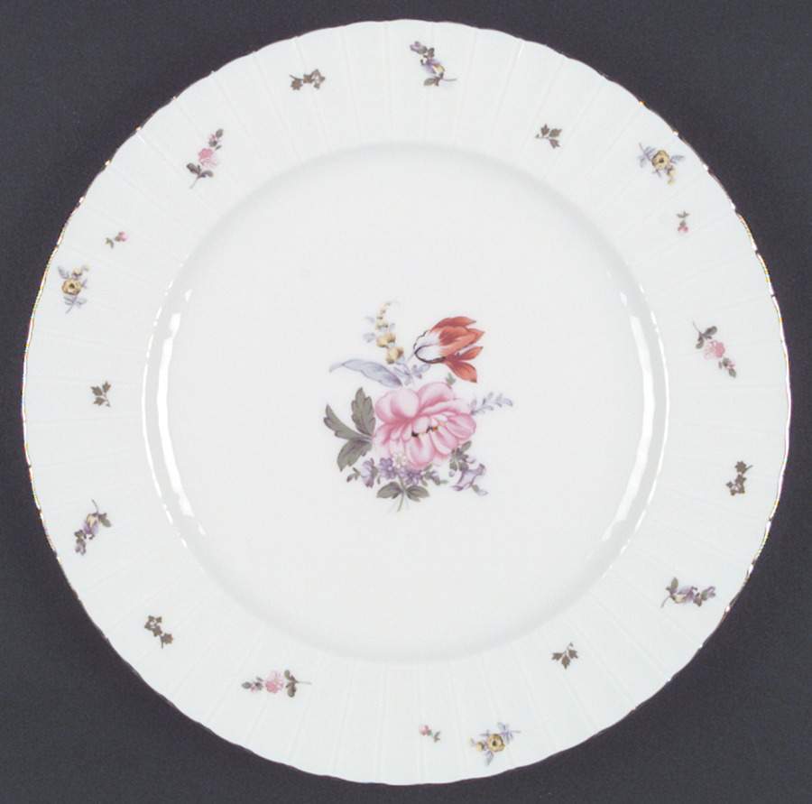 Villa Cesare Dinner Plate by Mikasa-1