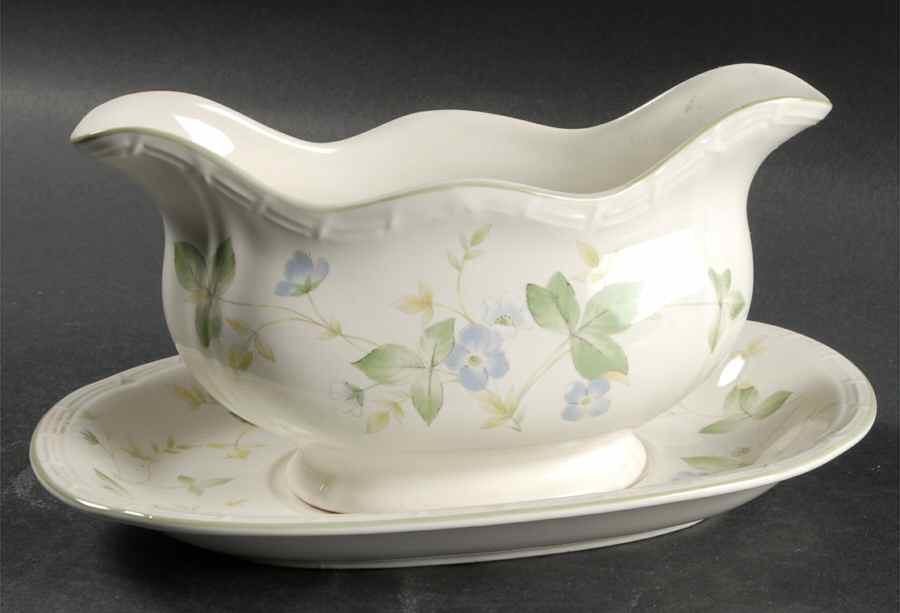 Violetta Gravy Boat & Underplate by Mikasa-1