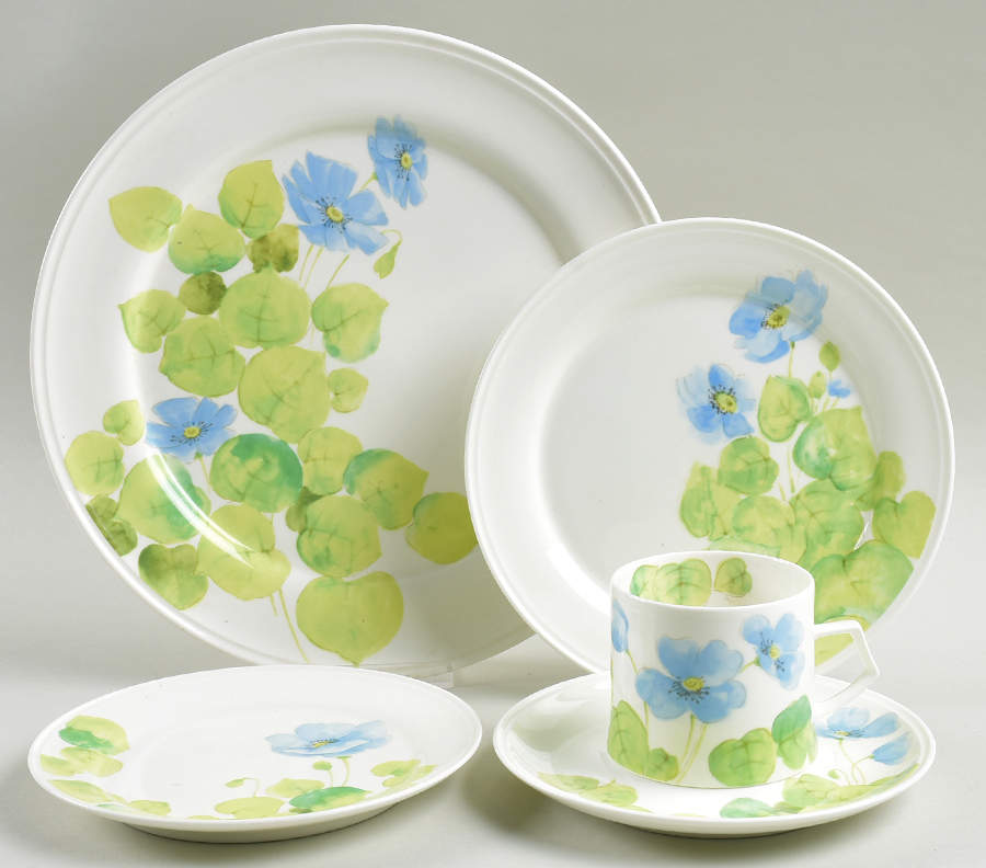 Water Lilies Blue 5 Piece Place Setting by Mikasa-1