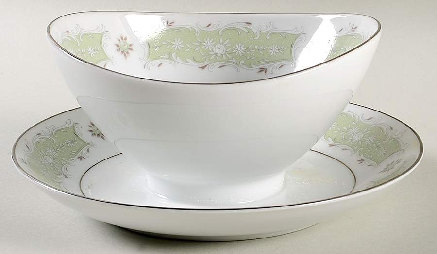 Waverly Gravy Boat with Attached Underplate by Mikasa-1