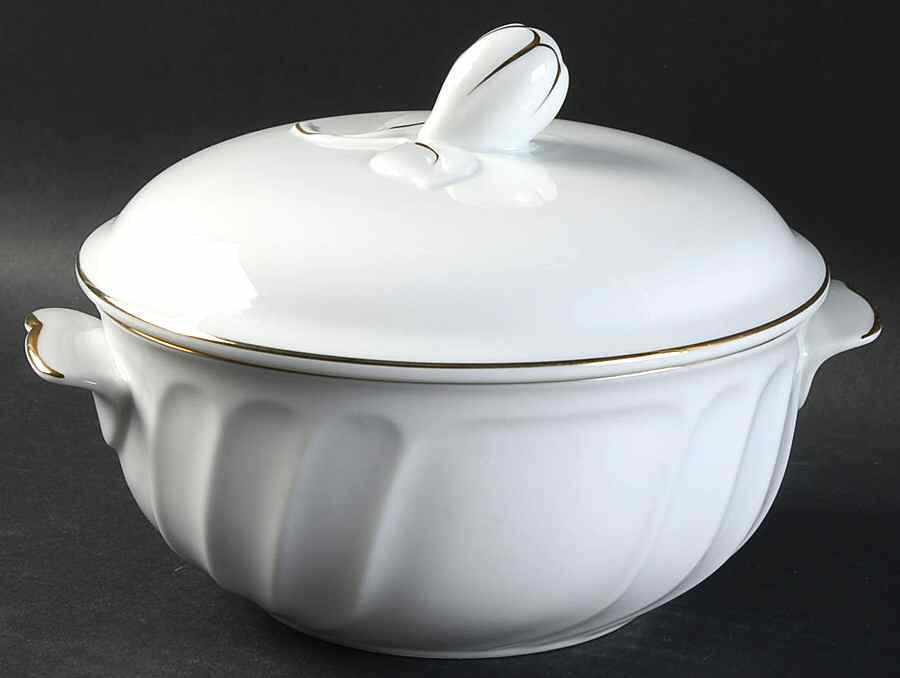 Wedding Band Gold 1.25 Qt Round Covered Casserole by Mikasa-1