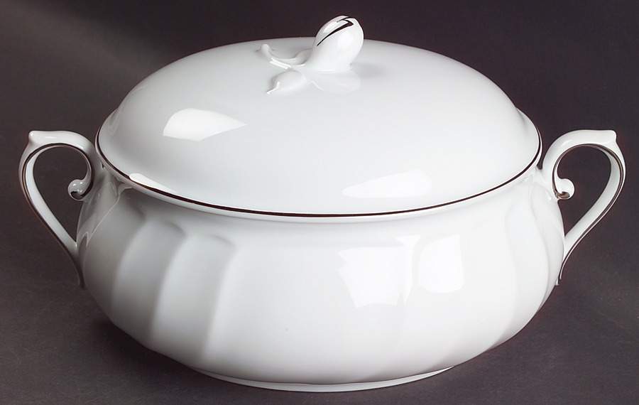 Wedding Band Platinum 2 Quart Oval Covered Casserole by Mikasa-1