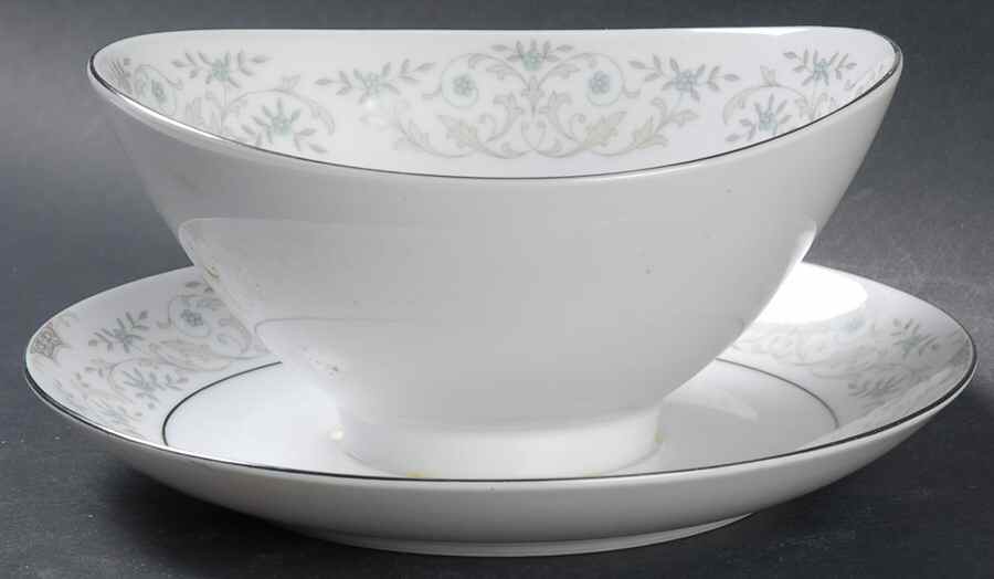 Weston Gravy Boat with Attached Underplate by Mikasa-1