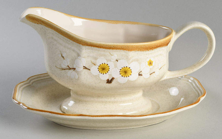 White Petals Gravy Boat & Underplate by Mikasa-1