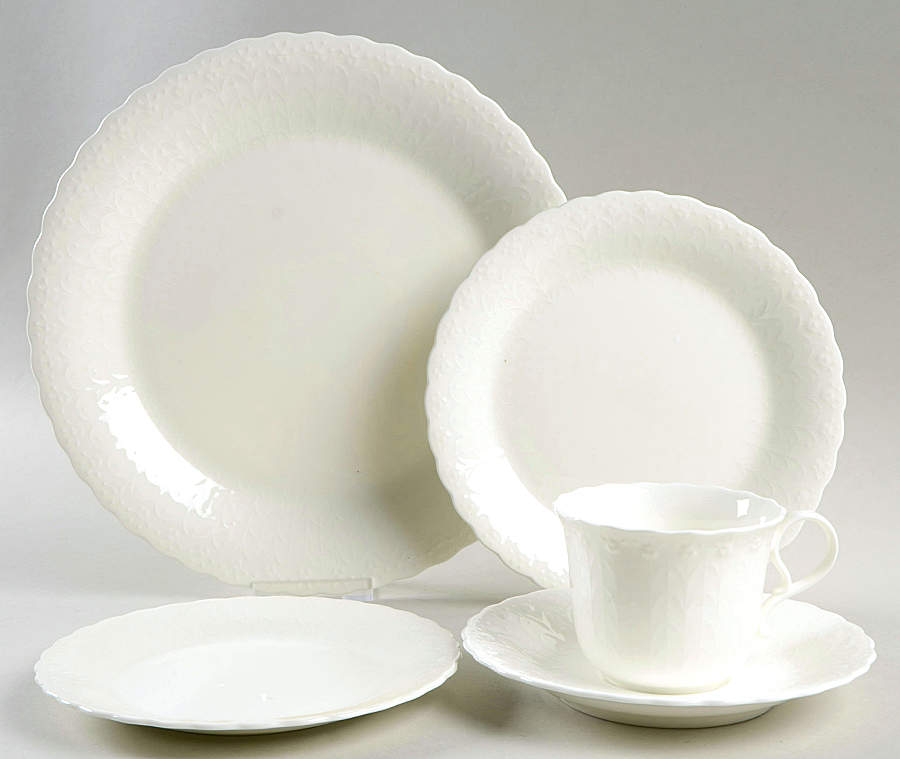 White Silk 5 Piece Place Setting by Mikasa-1